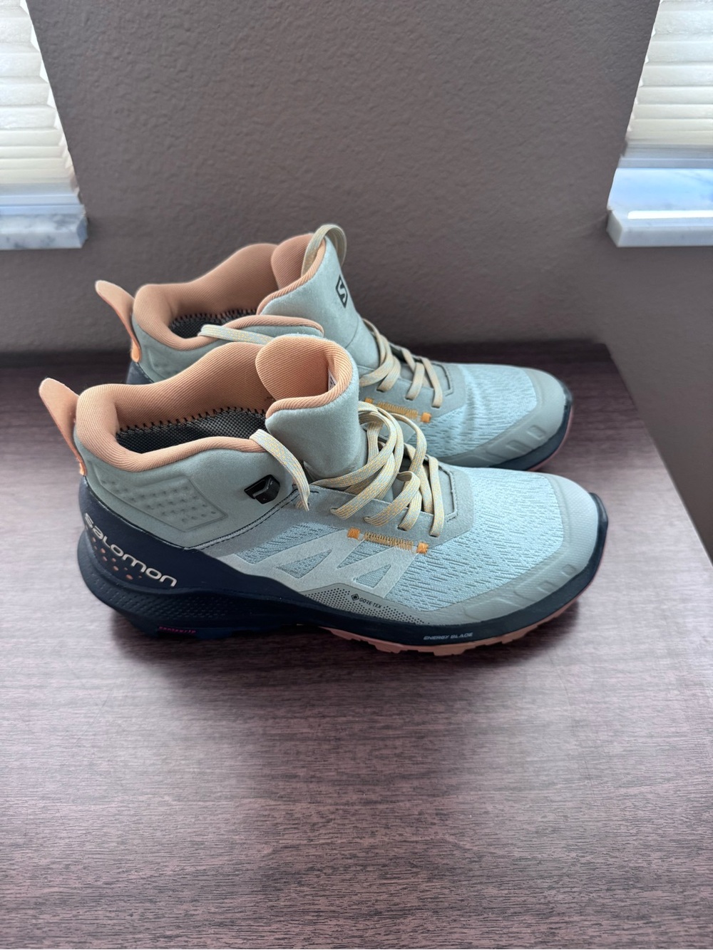 Salomon | Hiking Boots | Size 9